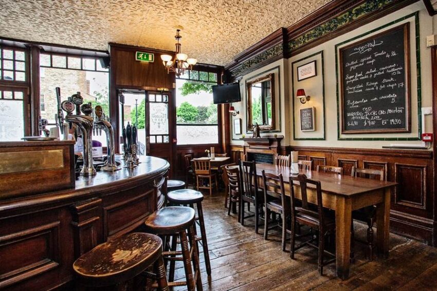 The Crown Pub Food: A Modern Take on Traditional British Fare