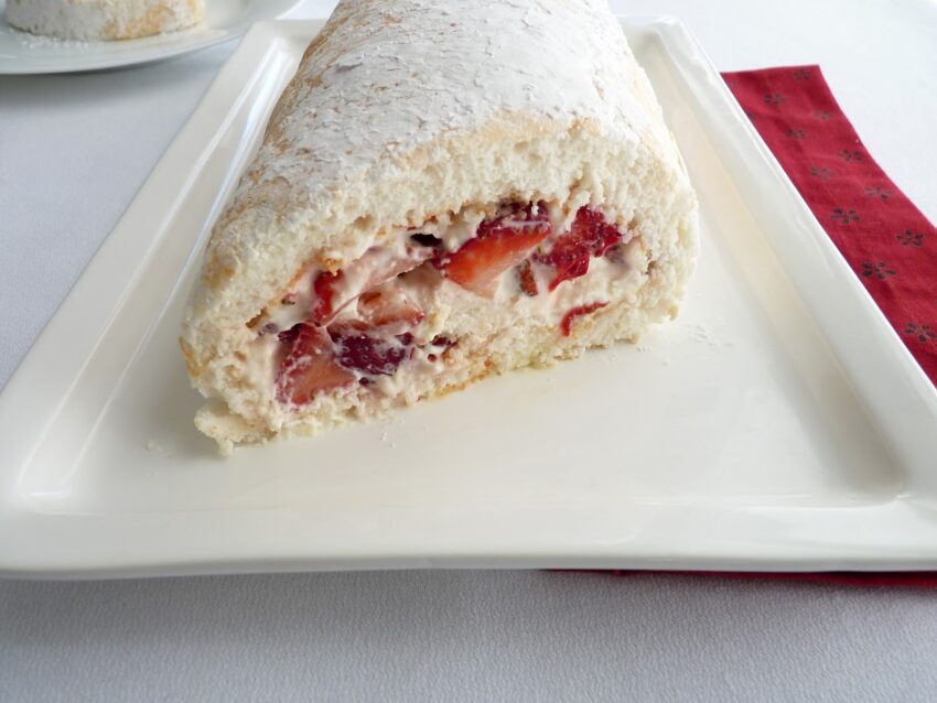 Delectable Delight: Mastering the Angel Food Cake Roll Recipe
